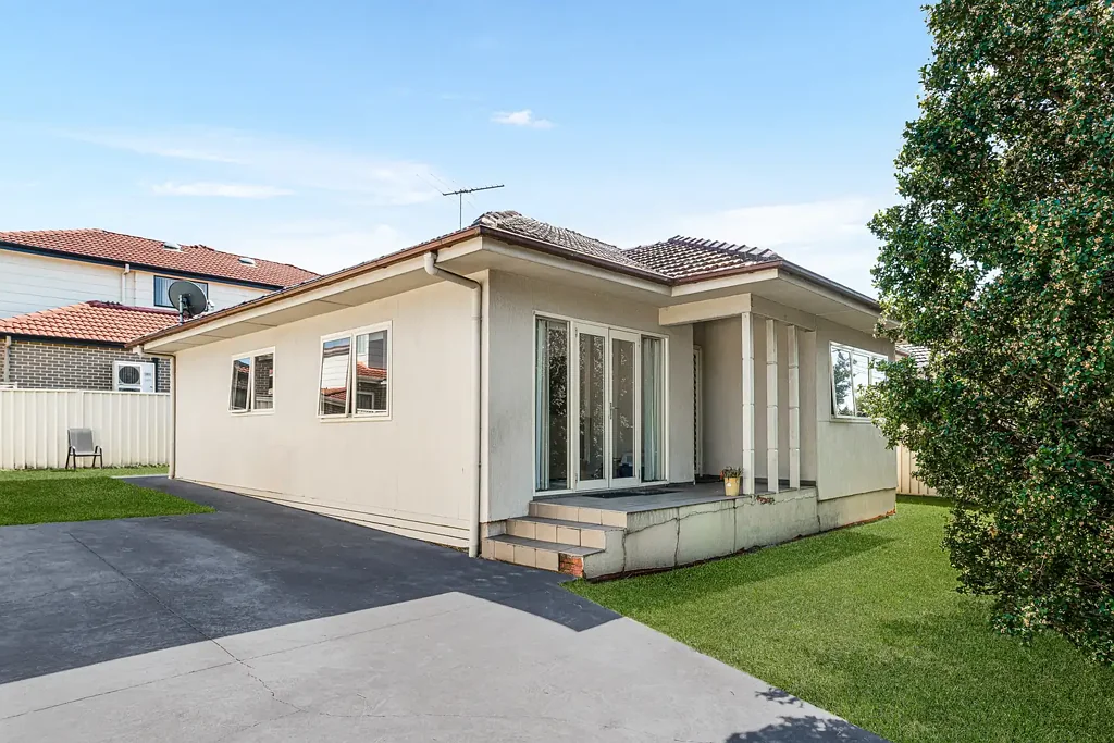 South Windsor 3房  Cardem Property Group Presents 239 Macquarie Street SOUTH WINDSOR