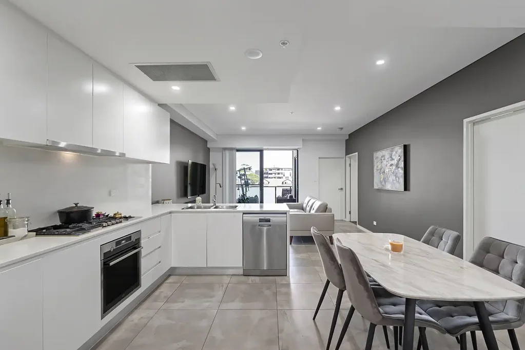 Homebush 2 Slaapkamer Modern Executive Apartment in a Convenient Locale | Move-in Ready