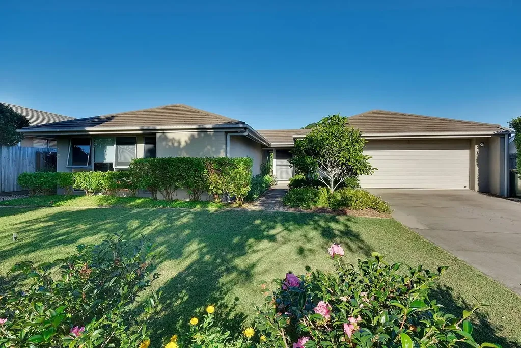 Moggill 4 Bedroom Spacious 4 Bedroom Family Living in the Heart of Moggill