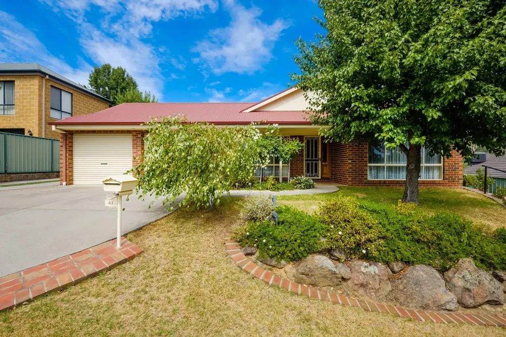 Beautiful 2 Bedroom Townhouse