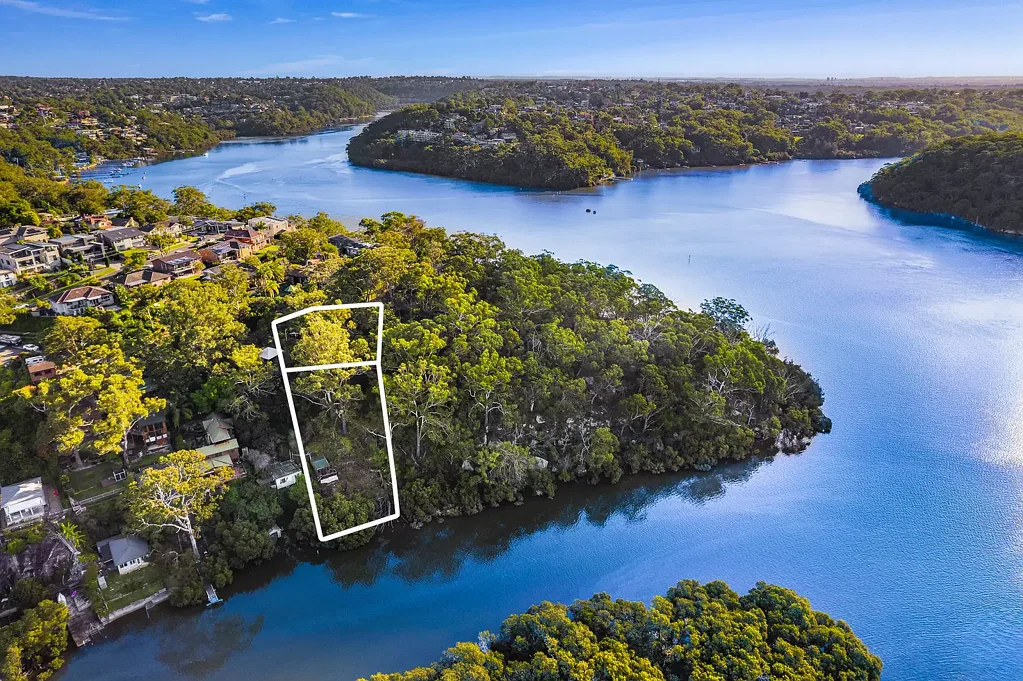 Illawong 1ਬੈੱਡਰੂਮ Rare North East facing waterfront land.