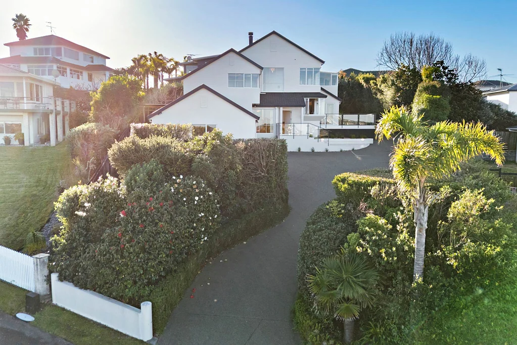 Orewa 4 Bedroom Vendor Committed To Meet The Market