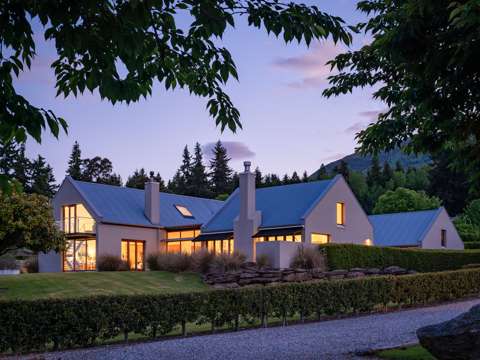 Wanaka 5 Bedroom An enviable lifestyle