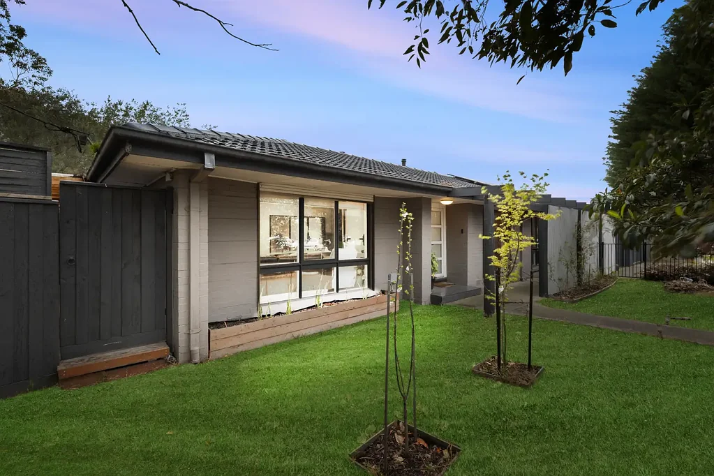 Reservoir 4Kwarto Renovated Family Gem in Reservoir – Move-In Ready with $150,000 of Upgrades!