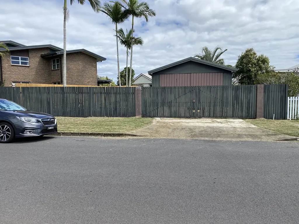 Point Vernon Land with shed. Land 406sqm with building envelope of 235sqm. Fully fenced allotment with double gates. Shed is 6m x12m.All services in place.