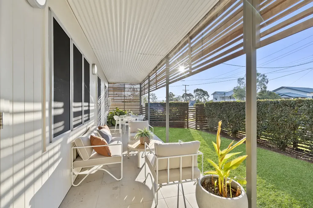 Annerley 3房 稀有底层单元房！小型精品小区 Rare Ground Floor Unit! Small boutique complex