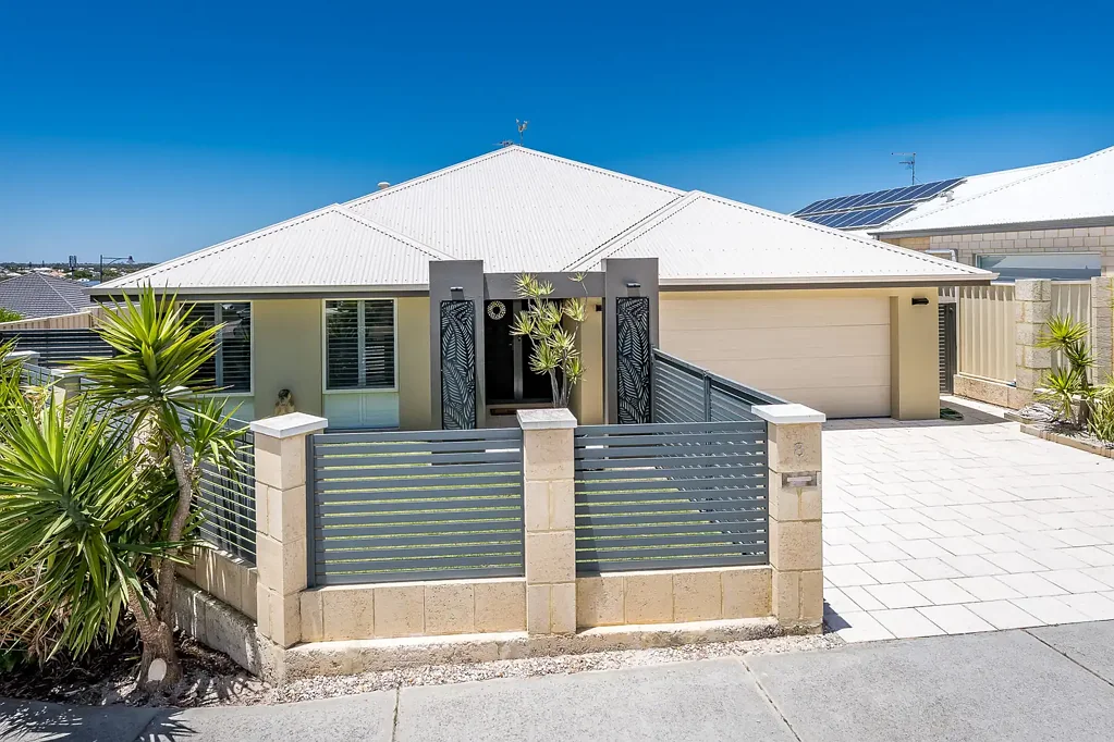 8 Spritsail Way, Jindalee, WA 6036