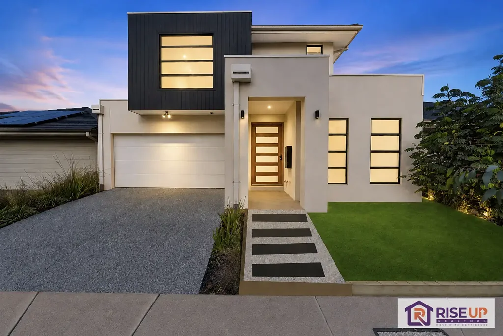Brand New Double-Storey Walk to school & Shops !!