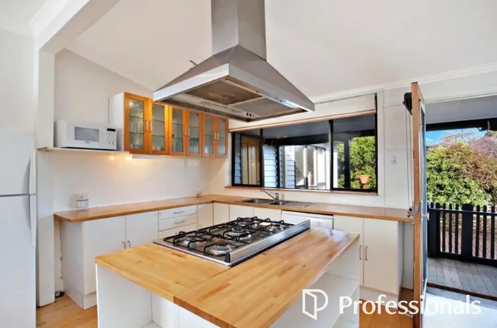 SPACIOUS FAMILY HOME