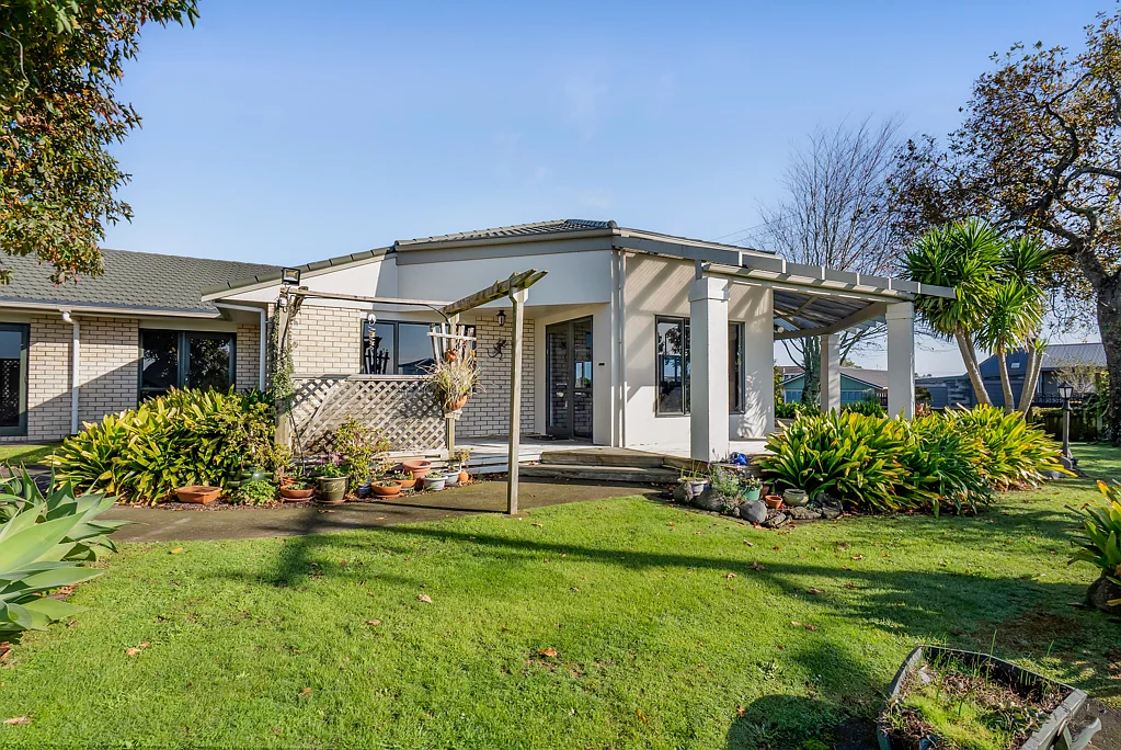 Merrilands 3ਬੈੱਡਰੂਮ Spacious 300m2 Home In Top Location
