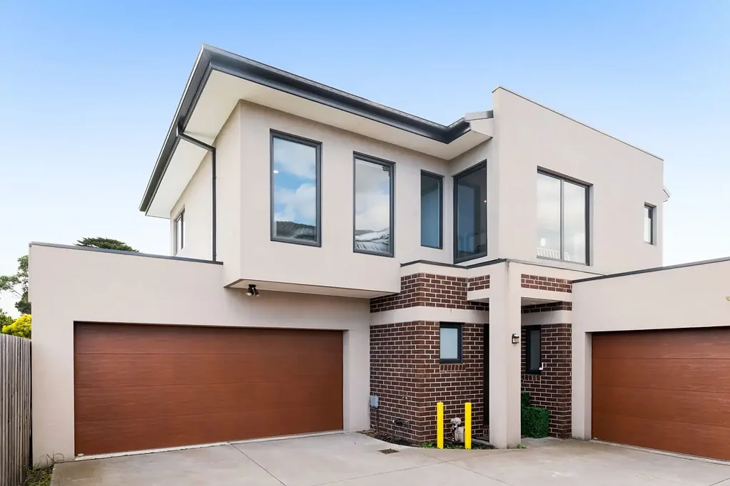 Modern Family Living in Prime Clayton Location