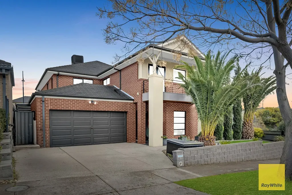 7 Herring Loop, Caroline Springs, VIC 3023