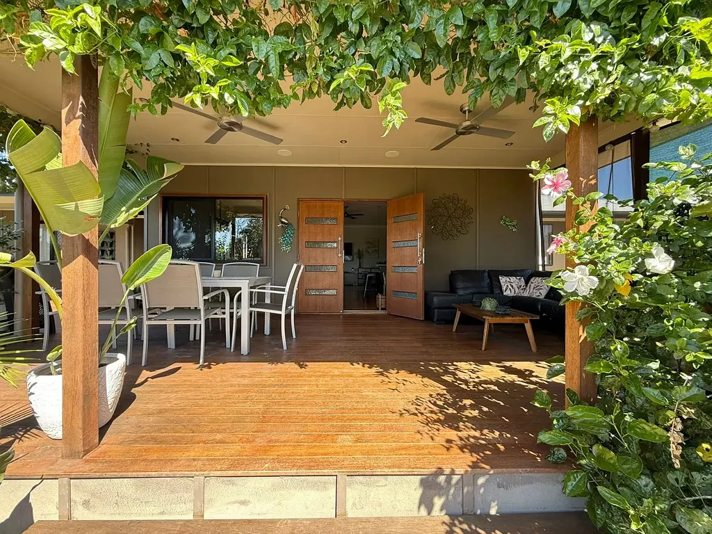Chinchilla 5Moenga SOLD AFTER MULTIPLE OFFERS BY TRINA