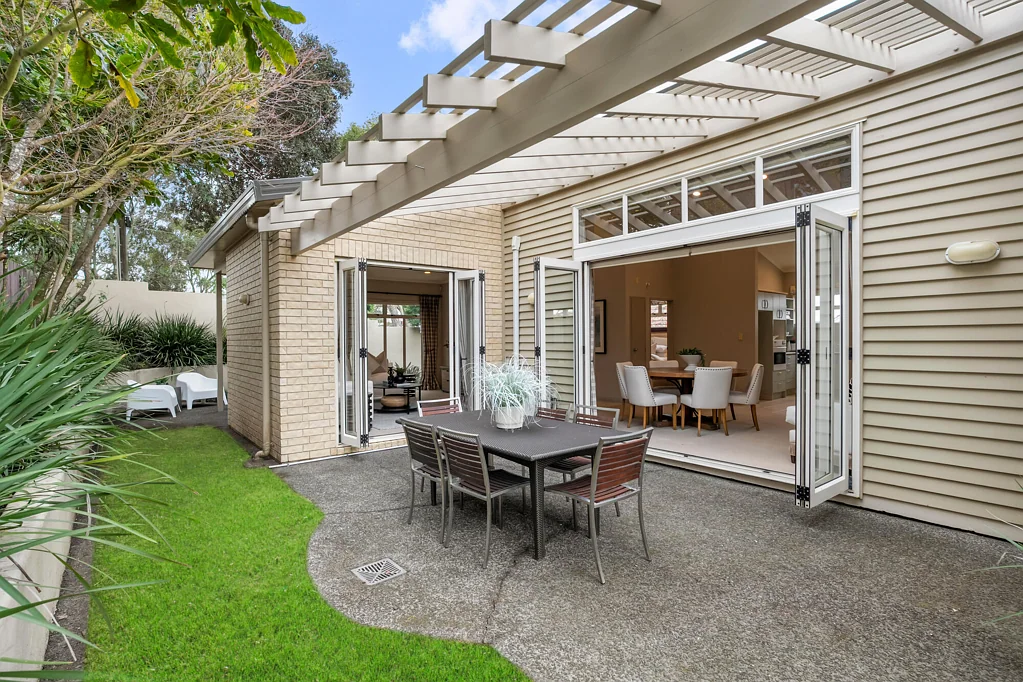 Greenlane 3Moenga "SINGLE LEVEL LIVING"