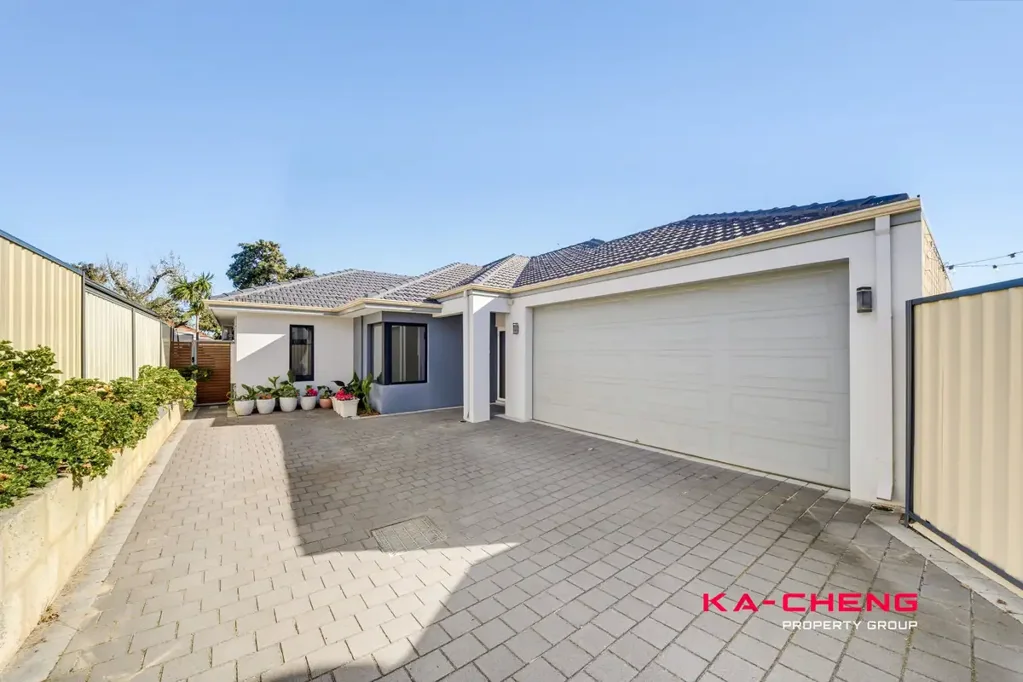 Yokine 4房  Spacious Family 4 bedrooms Living with Theatre & Study