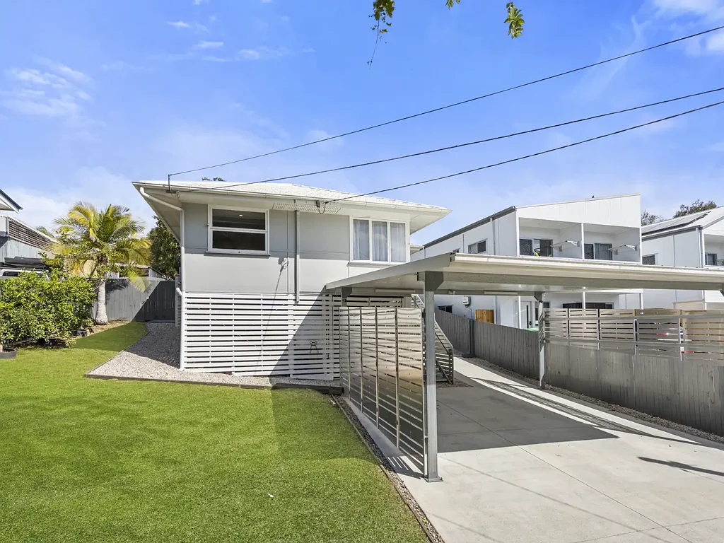 Acacia Ridge 3બેડરૂમ Elevated, Entertainer's Haven with Space, Storage & Side Access