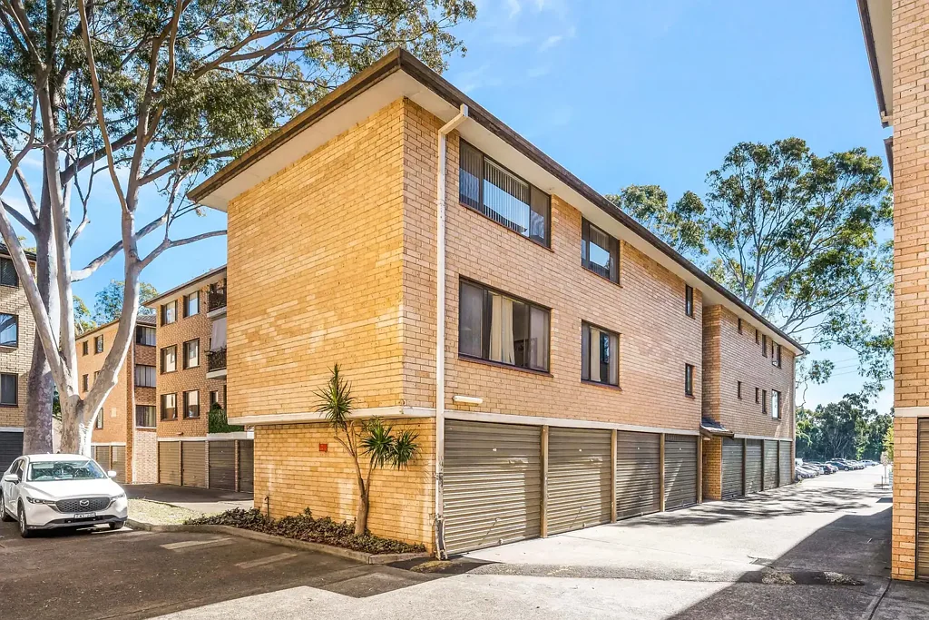 Liverpool 2બેડરૂમ Space inside, security outside — garage included