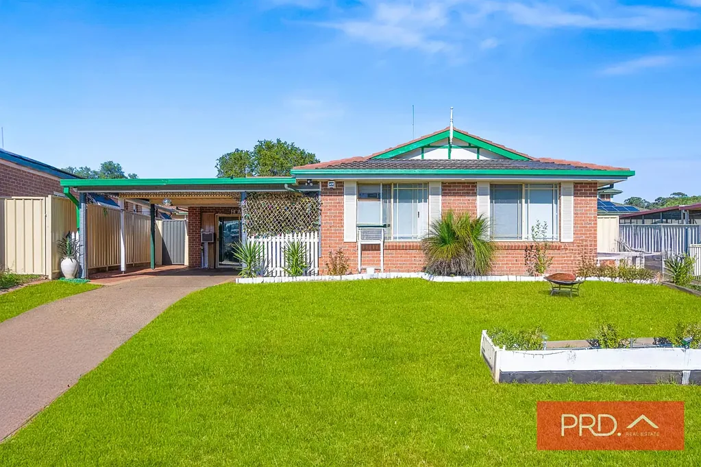 11 Gunn Place, St Helens Park, NSW 2560