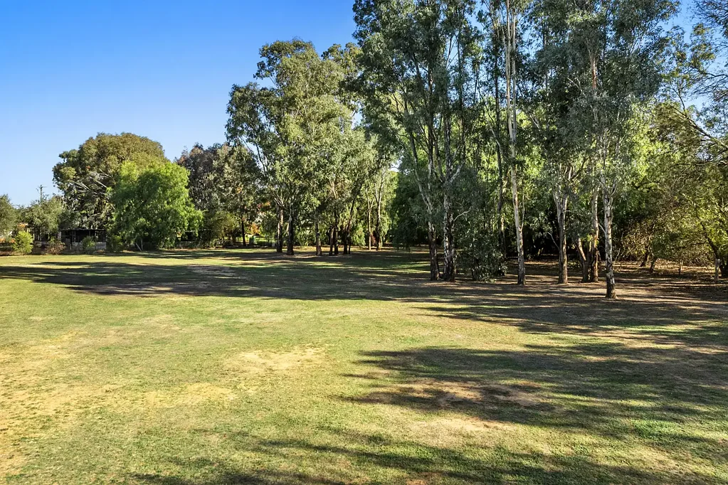 12A QUEEN STREET, Avenel, VIC 3664