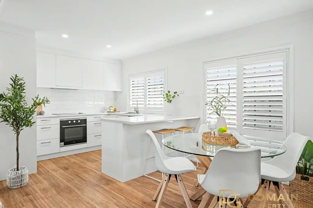 Booker Bay 2 Bedroom Light-Filled Coastal Living Opposite the Waterfront