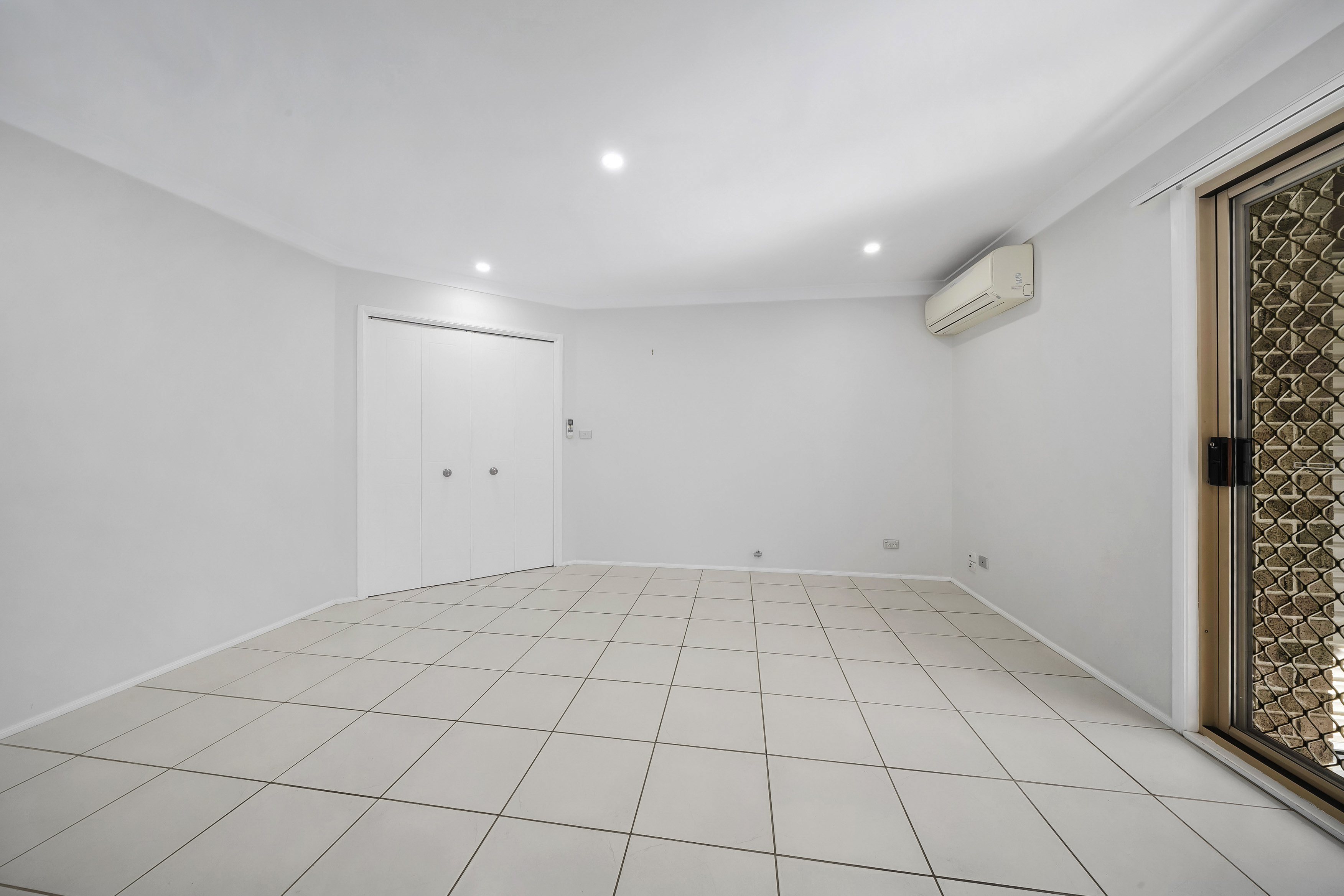 24 GARDINER ST, MINTO NSW 2566, 0 habitaciones, 0 baños, House