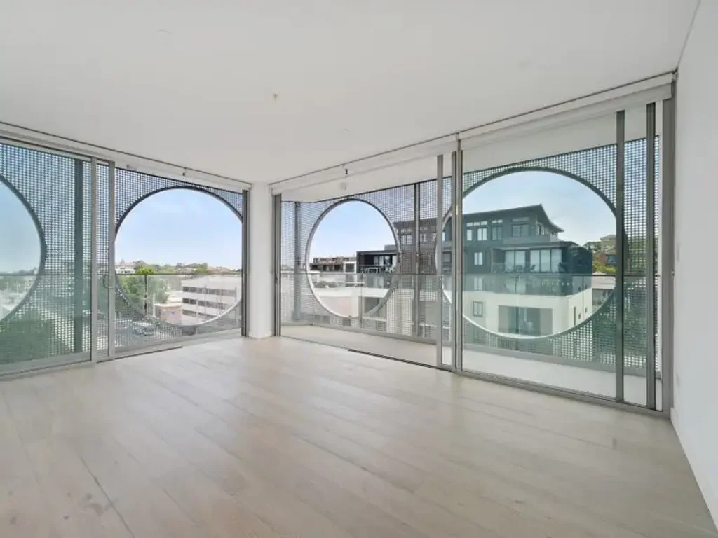 Spacious Apartment in Designer Complex
