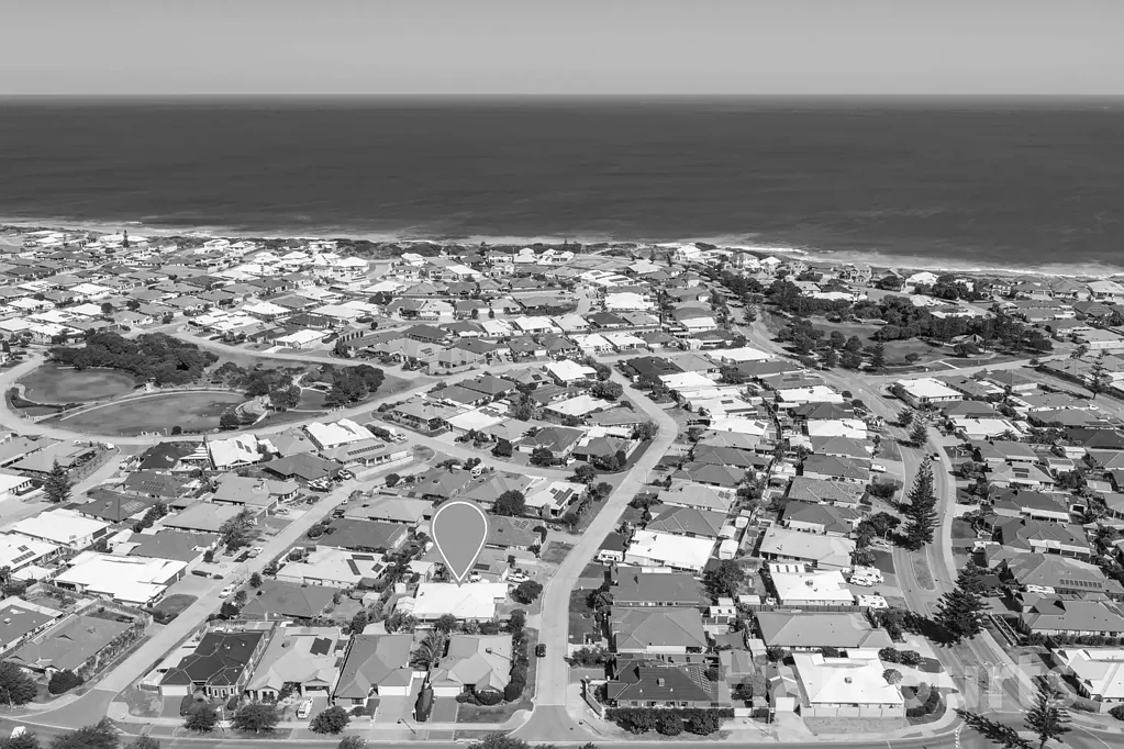 3 Whitegum Pass, Halls Head, WA 6210