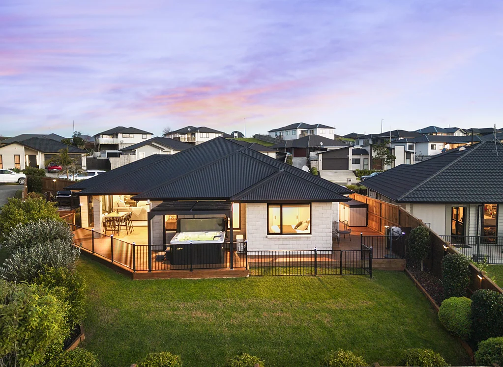 Pokeno 4બેડરૂમ Modern Home with Exceptional Living Spaces