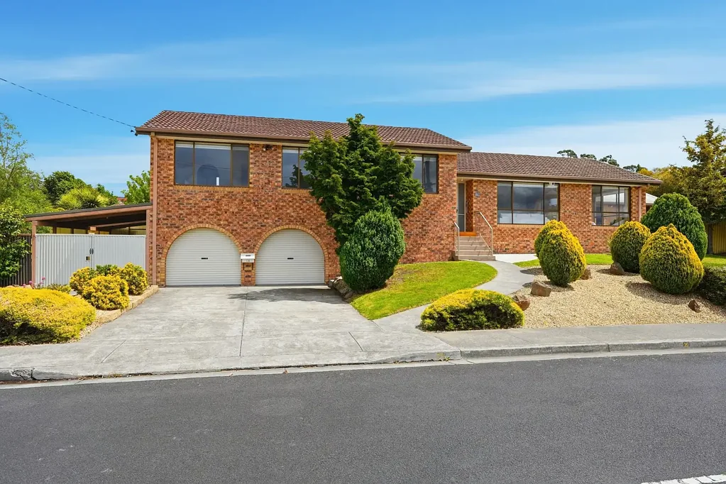 Lenah Valley 4Kwarto Spacious Family Home with Elevated Views