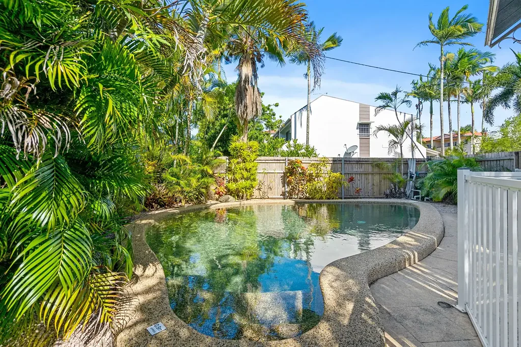 Cairns North 2房  Set & Forget Investment - 6.5% Gross Yield, Tenanted Until October 2026