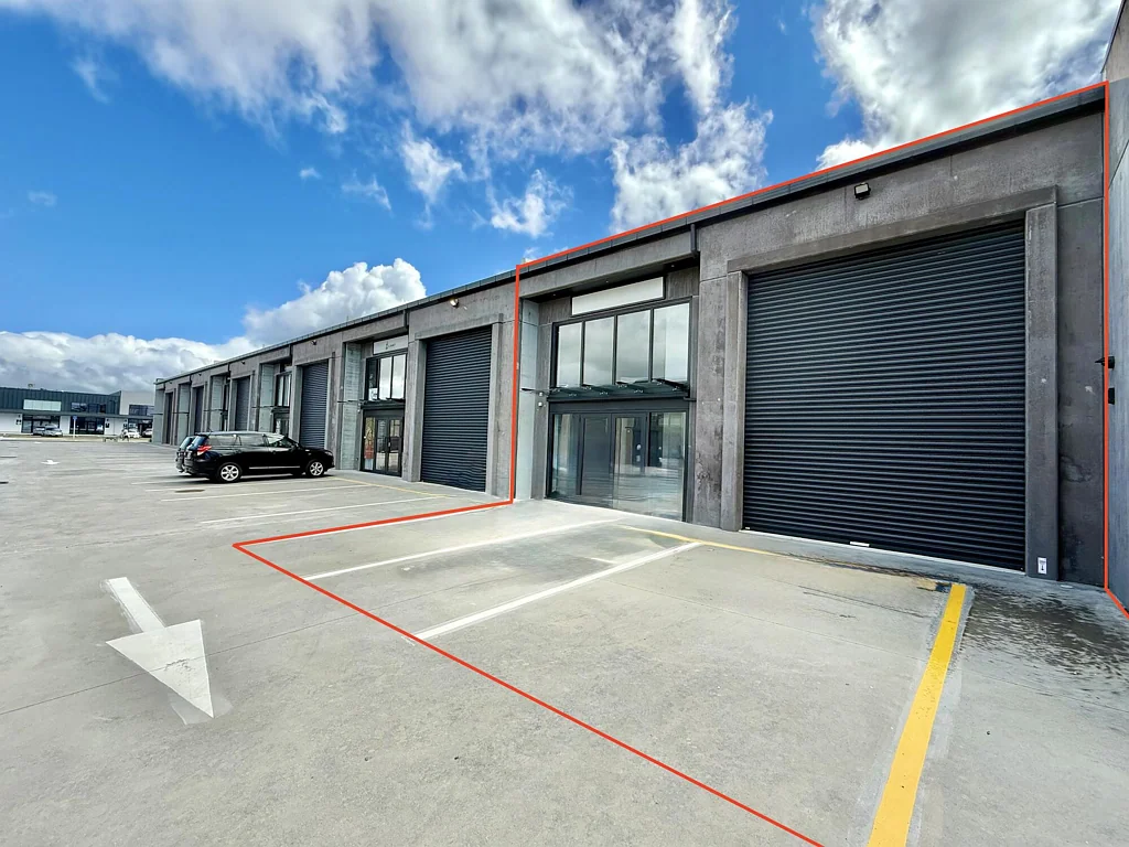 Papamoa Modern commercial unit in the heart of Papamoa
