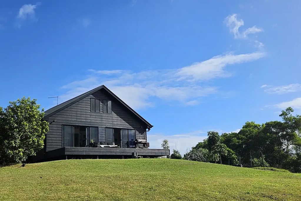 Ocean View 2房 坐拥迷人水坝景观的壮丽5英亩理想生活居所 Spectacular Acreage Lifestyle Retreat with Stunning Dam Views