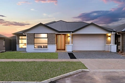 18 Silverleaf Drive, Riverlea Park