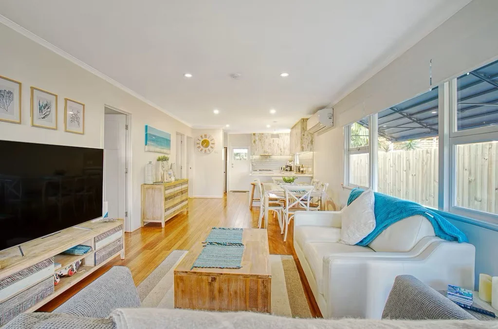 Charming Fully Furnished 3-Bedroom Bungalow in Mermaid Beach