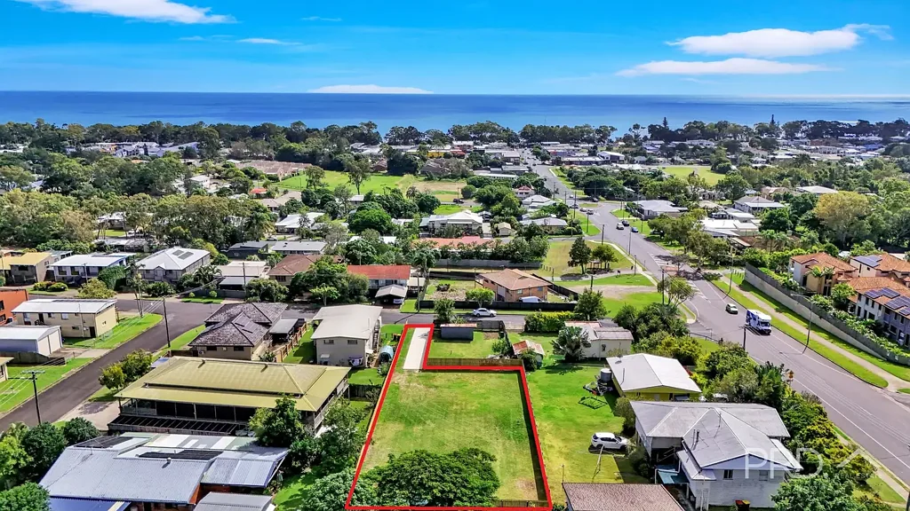 Torquay VACANT ALLOTMENT 891m2 - WATER VIEWS - BEACH SIDE OF BOAT HARBOUR DRIVE - FANTASTIC ELEVATED LOCATION - JUST OVER 600 METRES TO ESPLANADE
