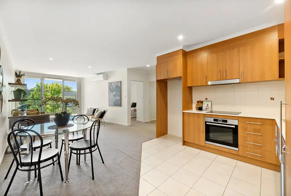 Holt 2ห้องนอน Stylish Top-Floor Apartment | Walk to Everything | Double Parking
