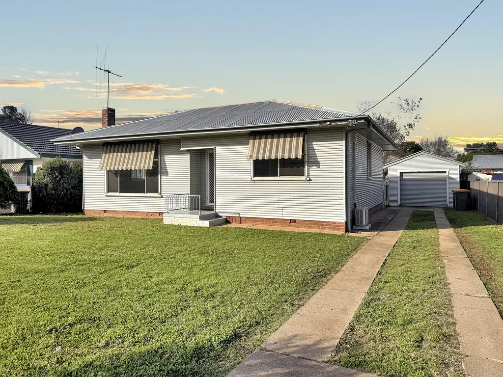 FANTASTIC 3 BEDROOM FAMILY HOME !