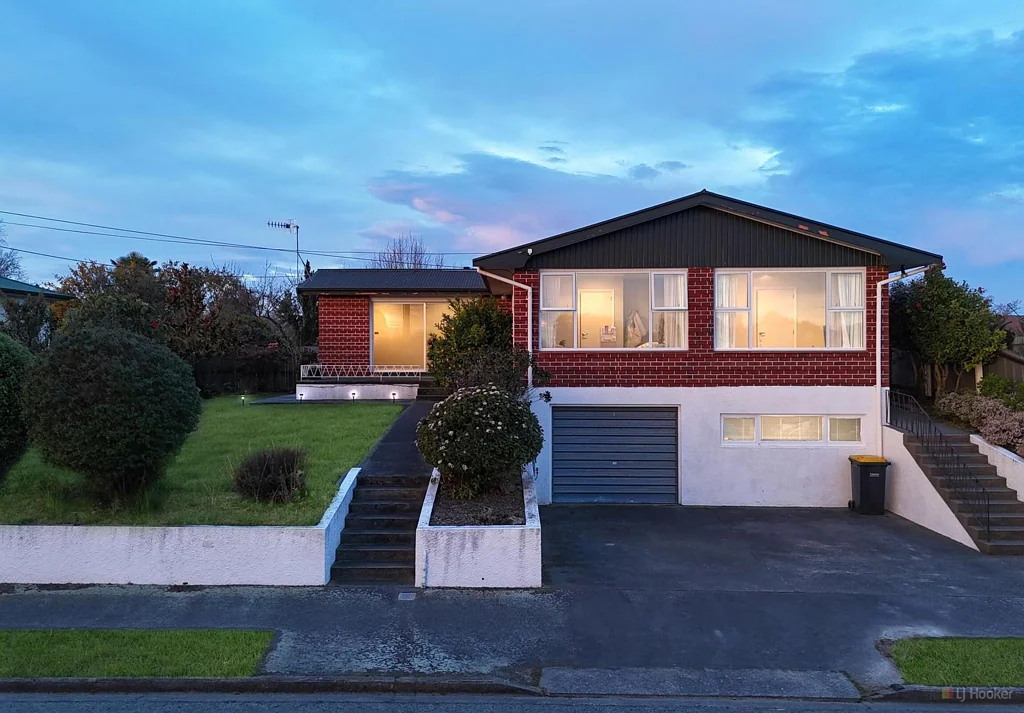 Highfield 3 Slaapkamer Sunny and solid with scenic views