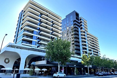 North Adelaide 3房  The only 3-bedroom available in the 88 O'Connell precinct. A Stunning 12th-floor Sub Penthouse; Breathtaking views.