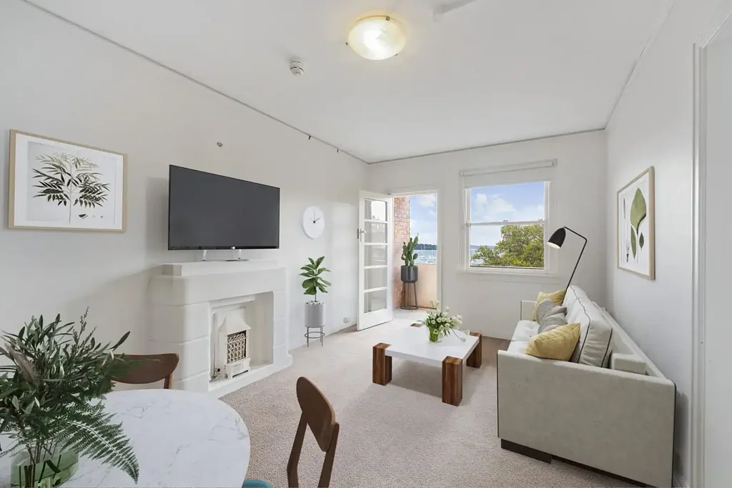 Two bedroom apartment with harbour views