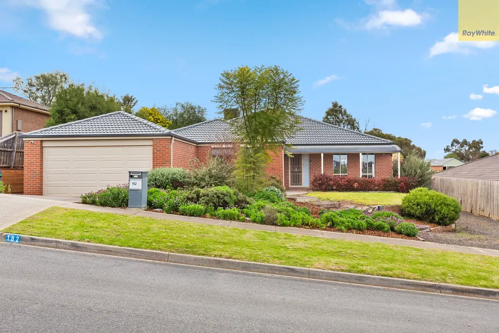 Darley 4房 家庭住宅，大地块，直通式通道..... 应有尽有 FAMILY HOME, LARGE BLOCK, DRIVE THROUGH ACCESS..... TICK TICK TICK