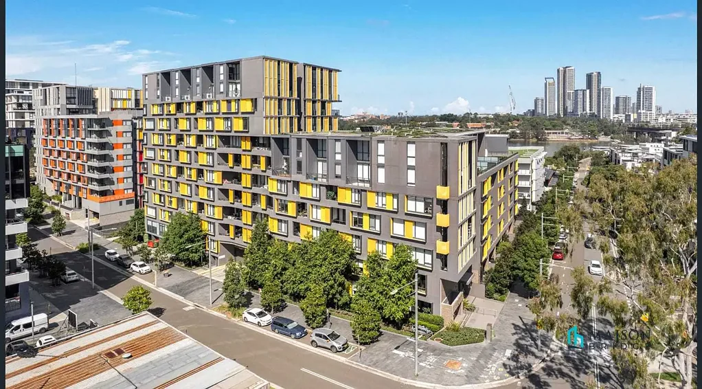 Modern One-Bedroom Apartment with Study in Prime Meadowbank Location