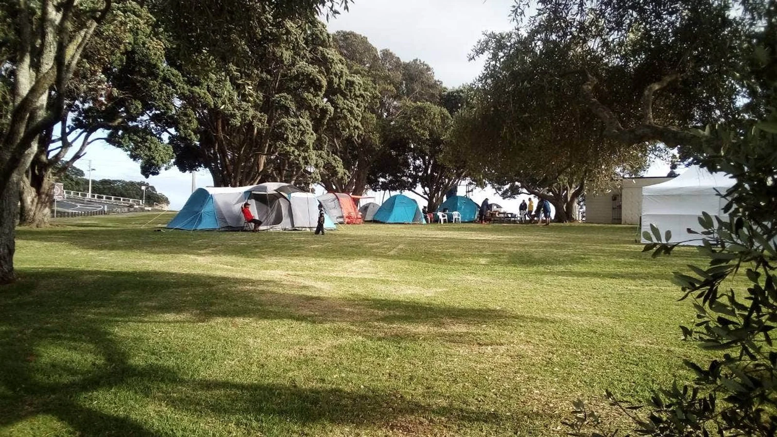 北岸多处海滩遭非法占领,当地居民主持公道反被骂