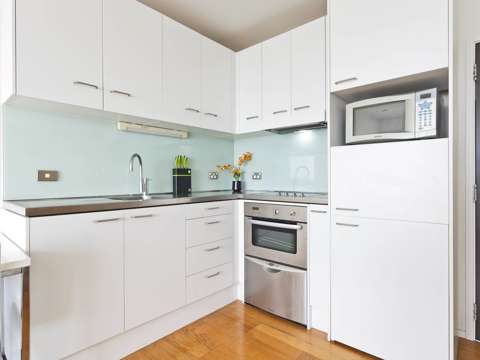 THE OAKS APARTMENTS