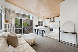 2A Gosford Drive, Botany Downs