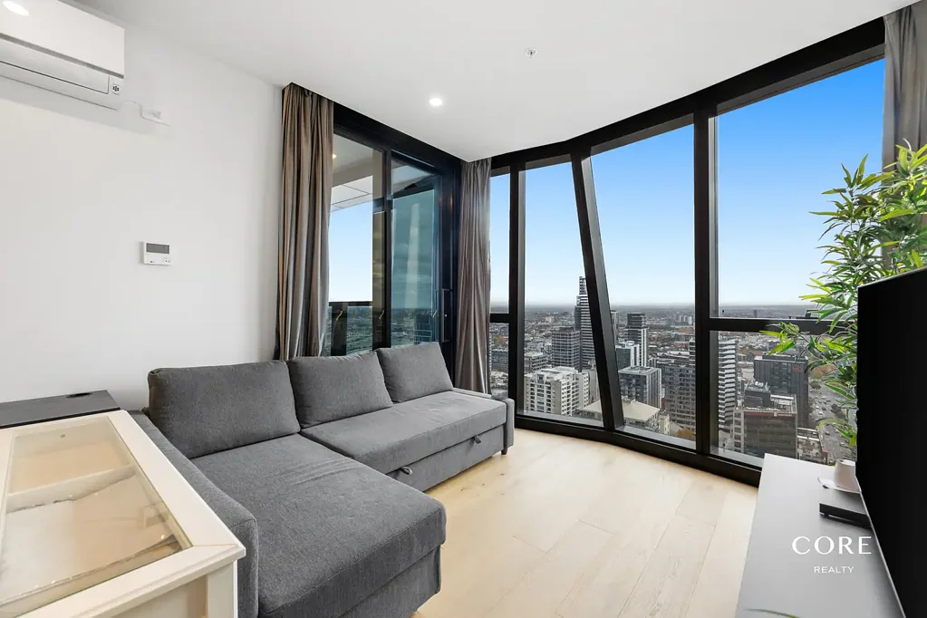 Melbourne 2 Bedroom Soaring Style, Unmatched Convenience & Flagstaff Garden Views