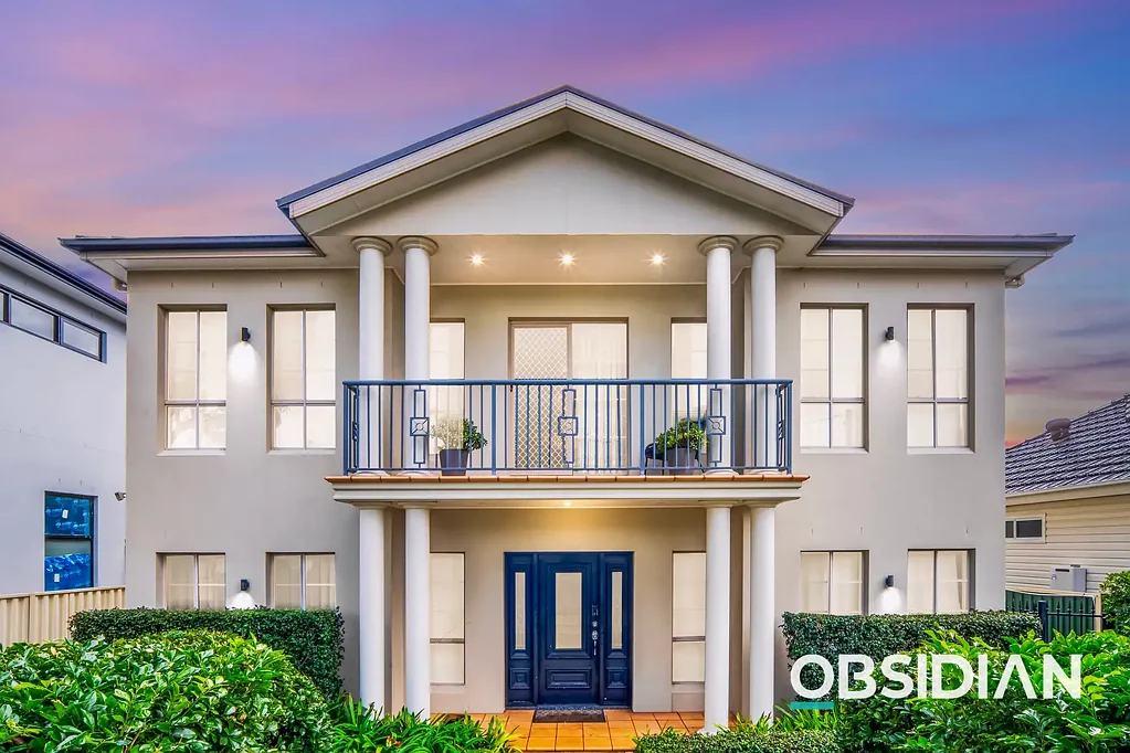 Lidcombe 5ห้องนอน Architecturally Designed Luxury Family Home with Council-Approved Granny Flat Potential