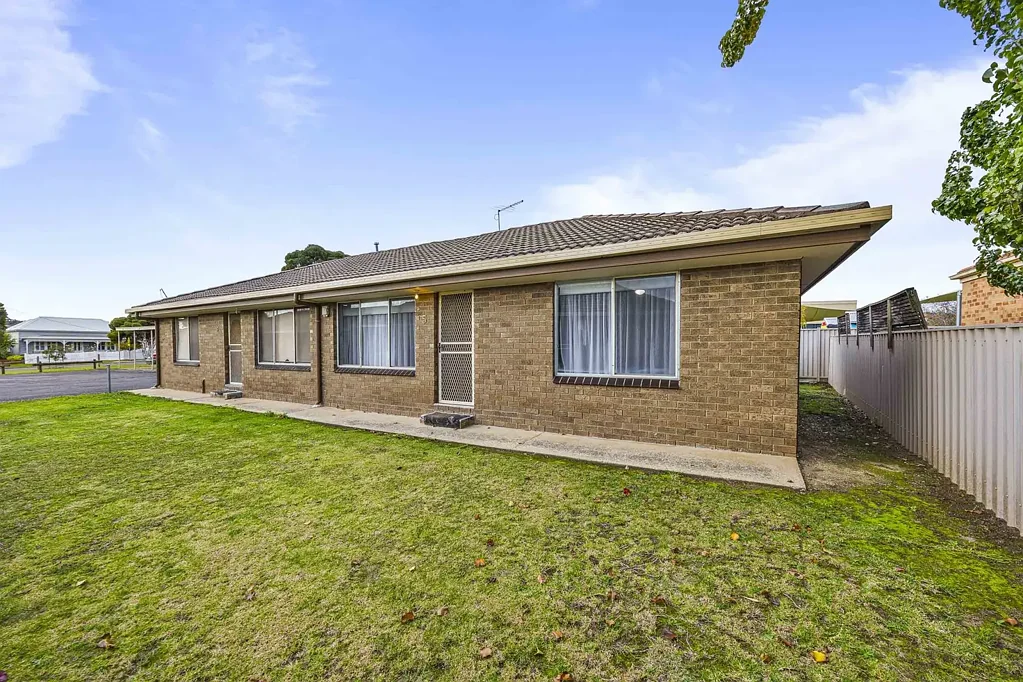 Brown Hill 2房  Updated & Low-Maintenance Living in a Convenient Location