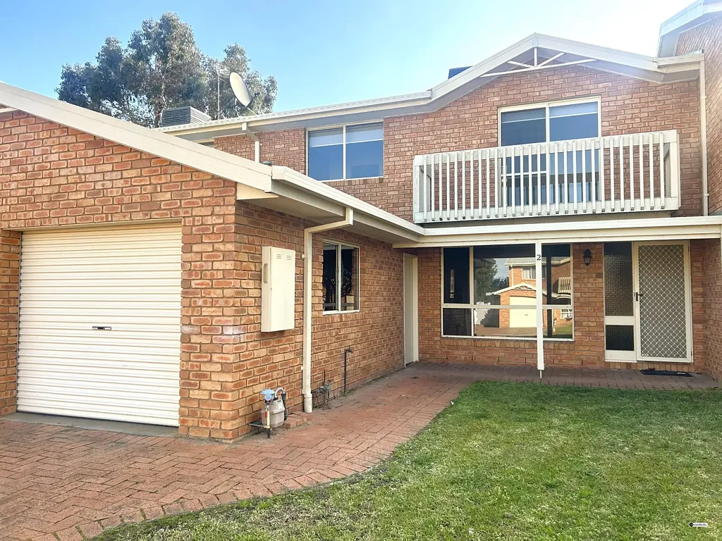 Light Filled Two Bedroom Townhouse