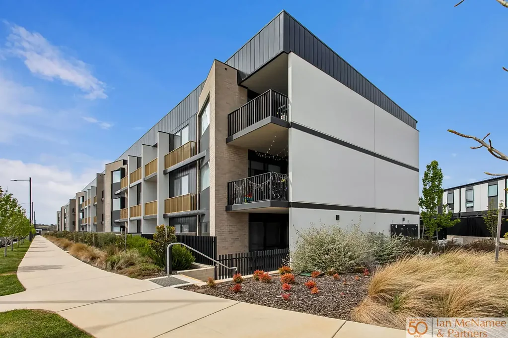2/125 Wellsvale Drive, Googong, NSW 2620